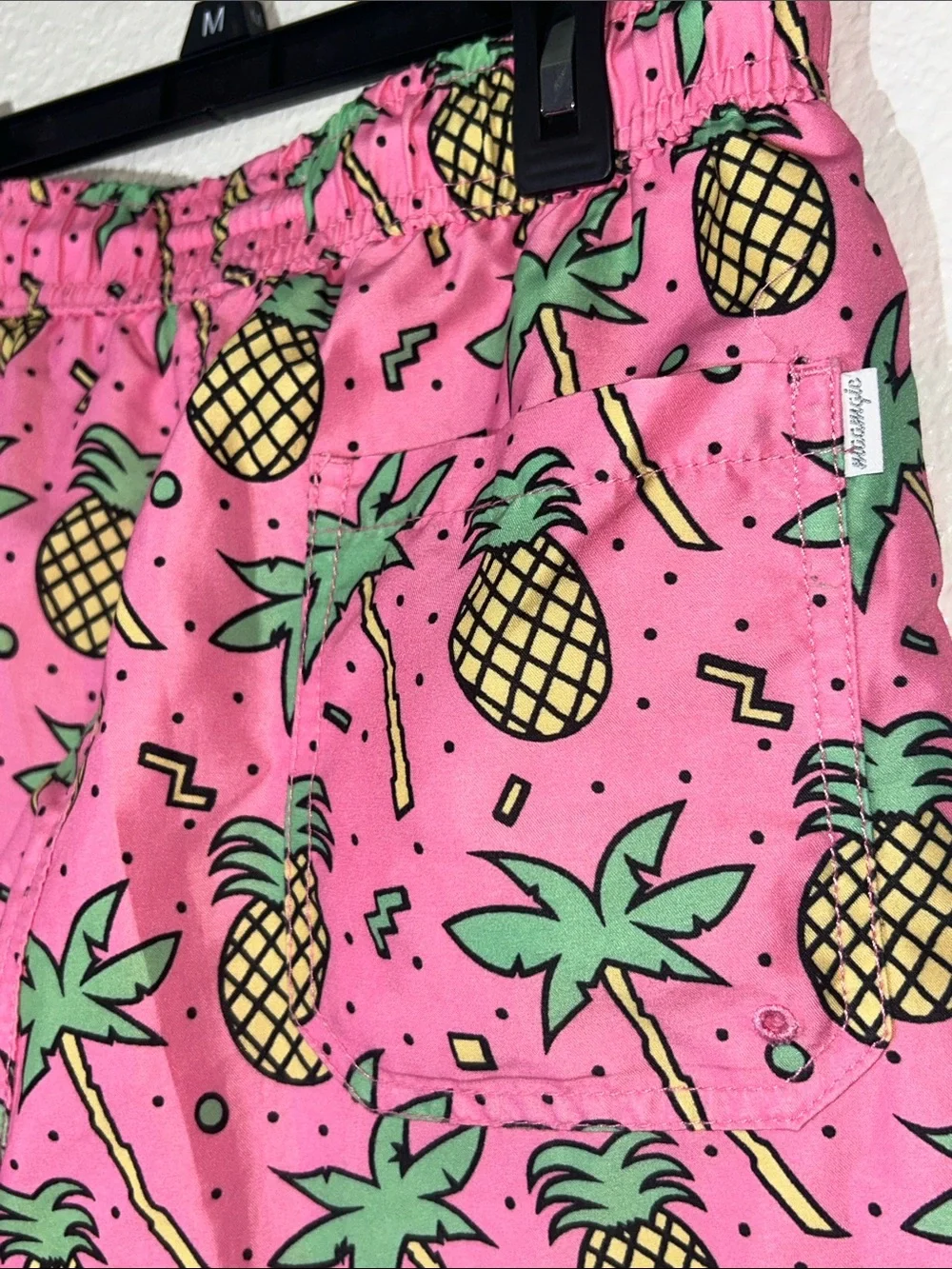 Maamgic bright pink